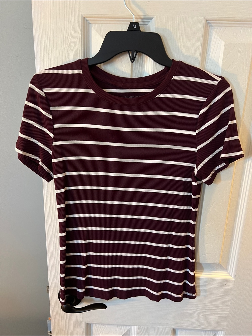 Nine West Burgundy and White Striped Ribbed Tee; Size Medium; Like New